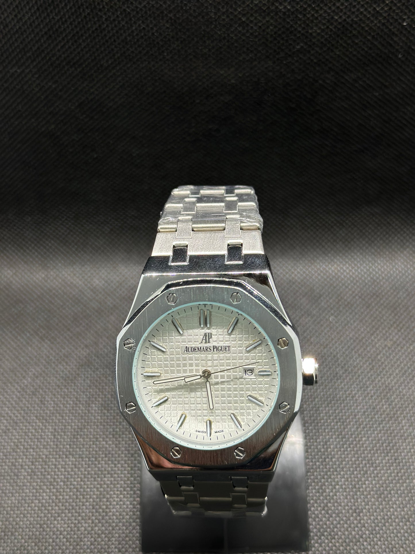 Audemars Piguet White Dial Watch – Premium Men’s Edition
