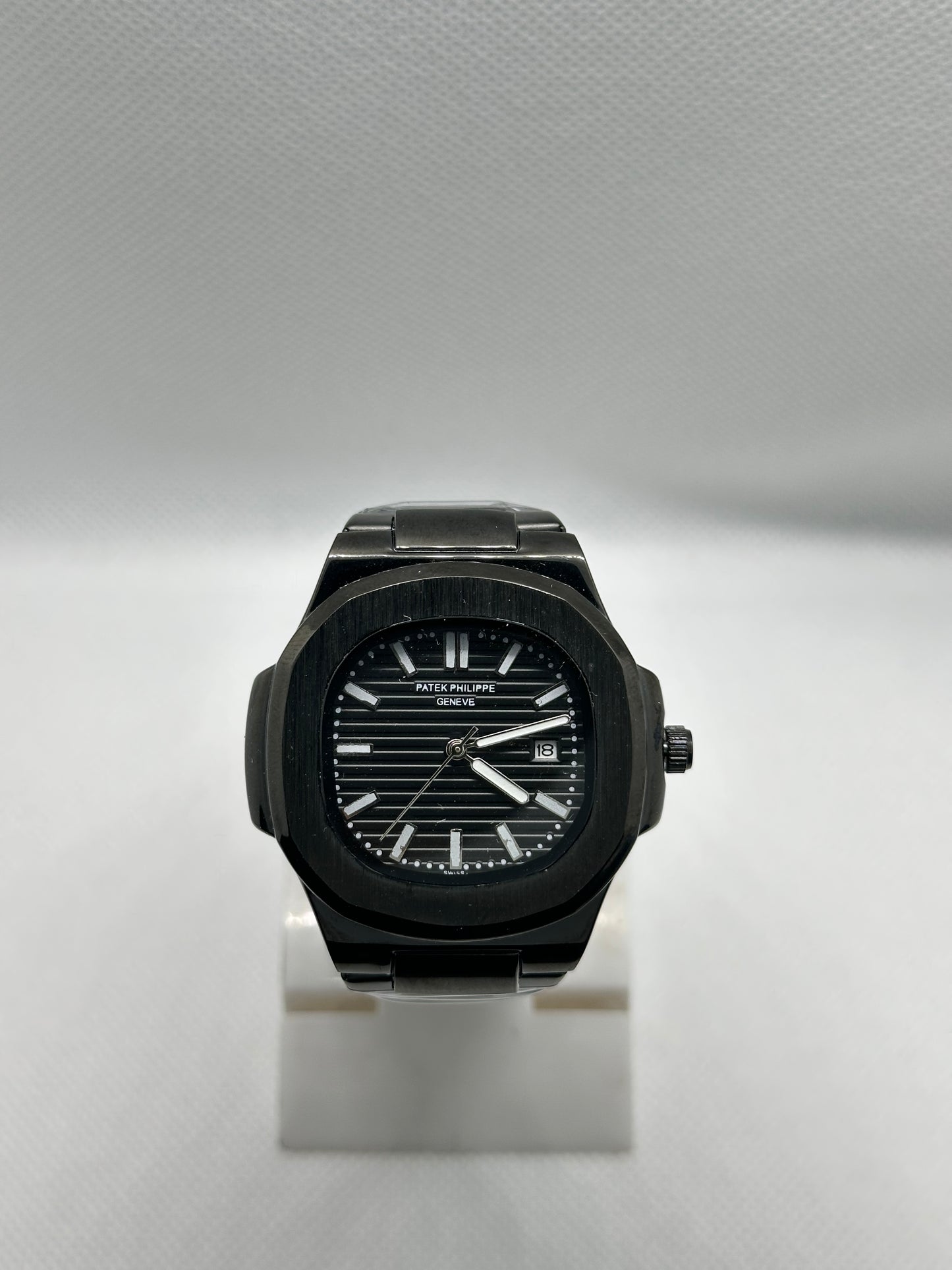 Patek Philippe Full Black Watch – Trendy Men’s Watch Online