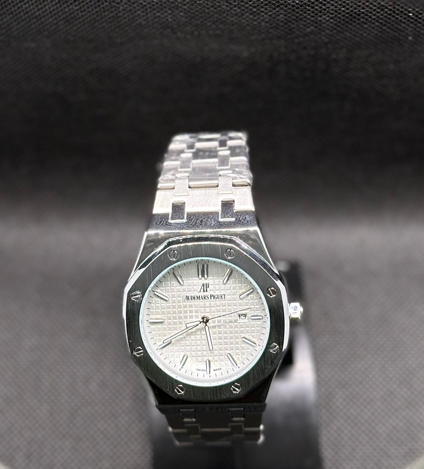 Audemars Piguet White Dial Watch – Premium Men’s Edition